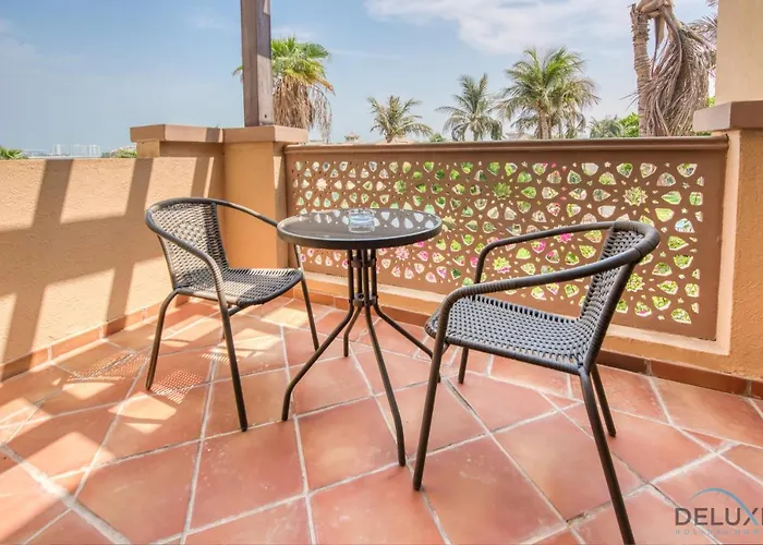 Splendid 5Br Villa At Canal Cove Palm Jumeirah By Deluxe Holiday Homes